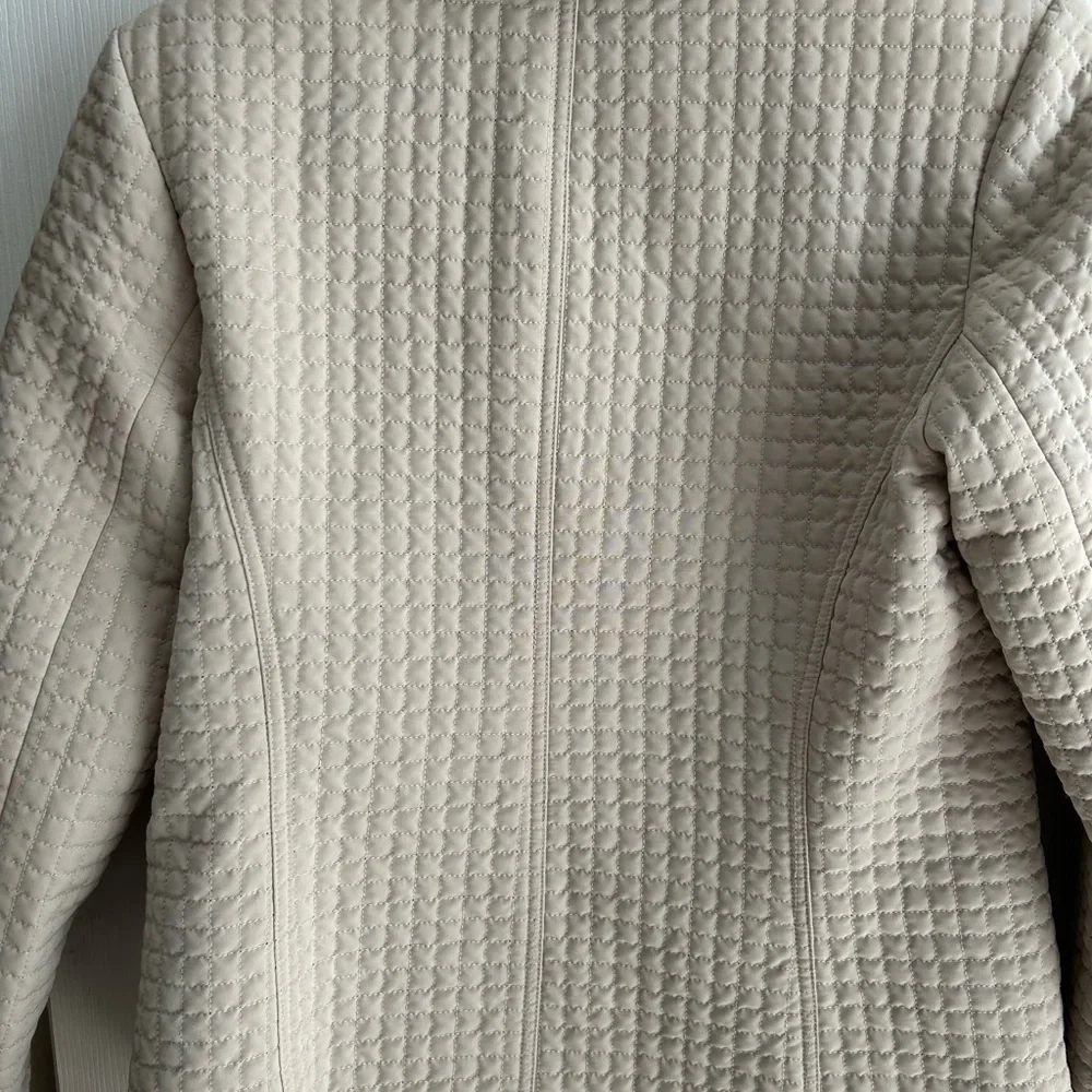 Jacket - Picture 4 of 6